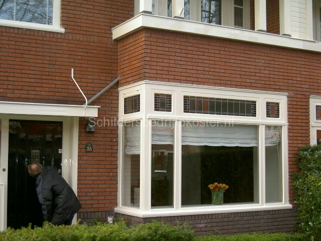 Woning met erker en voortuin